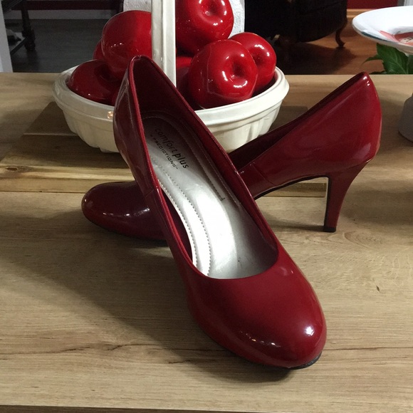 comfort plus by Predictions Shoes - Women’s Comfort Plus pump heels size 9